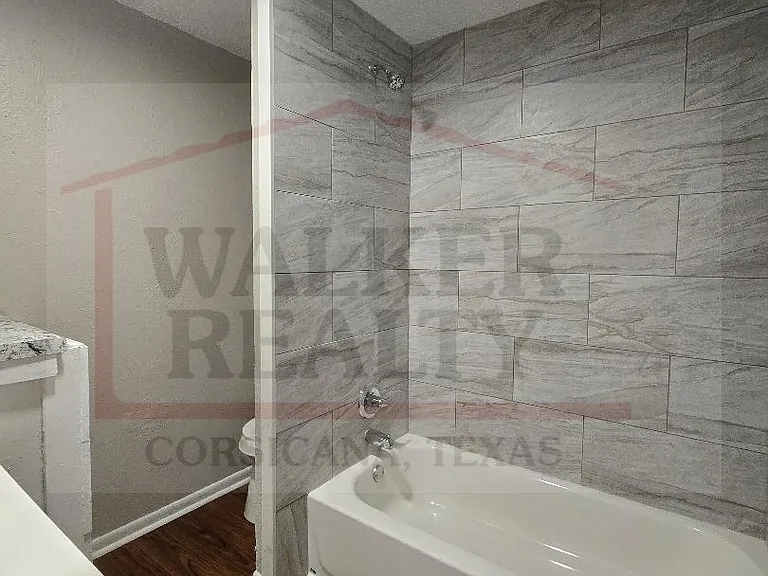 236 S 41st St #9 — Photo 4
