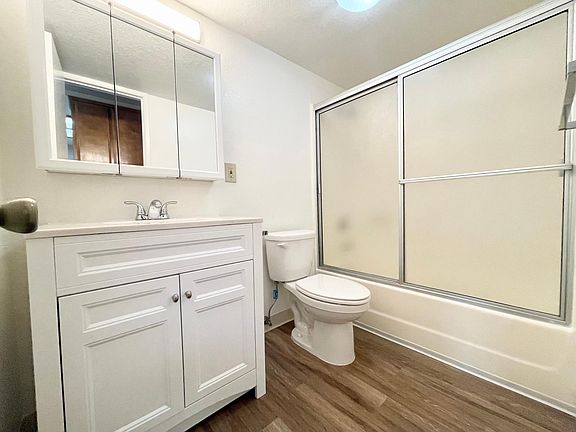 4th image of 4475 50th St