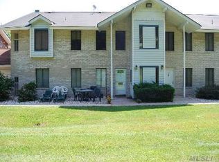26 Juniper Ct, Coram, NY 11727