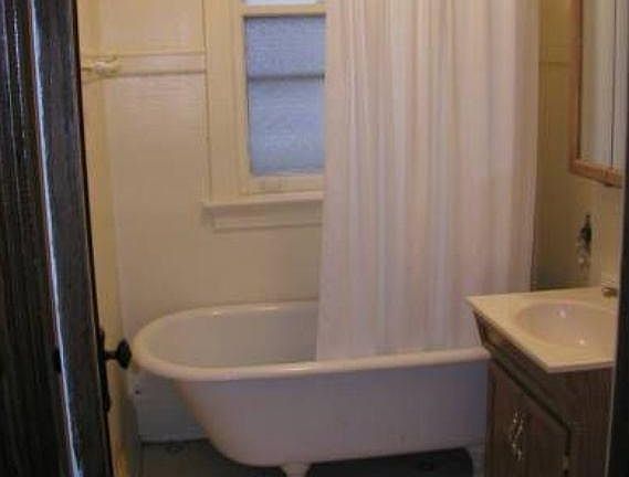 5th image of 1301 W Eddy St APT 3