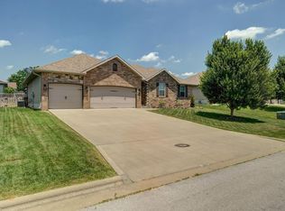 4661 Oneida Dr, Springfield, MO 65802