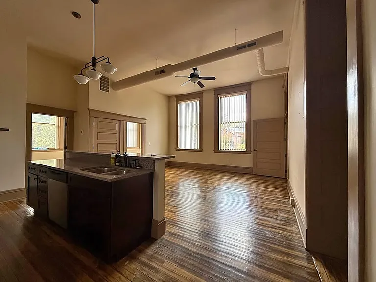 Franklin Apts — Photo 6