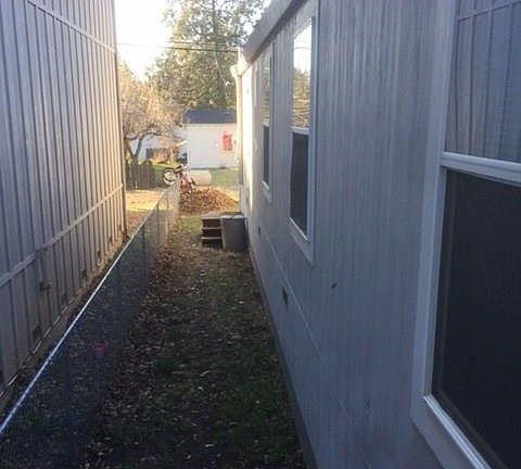 3rd image of 18828 Cedar St