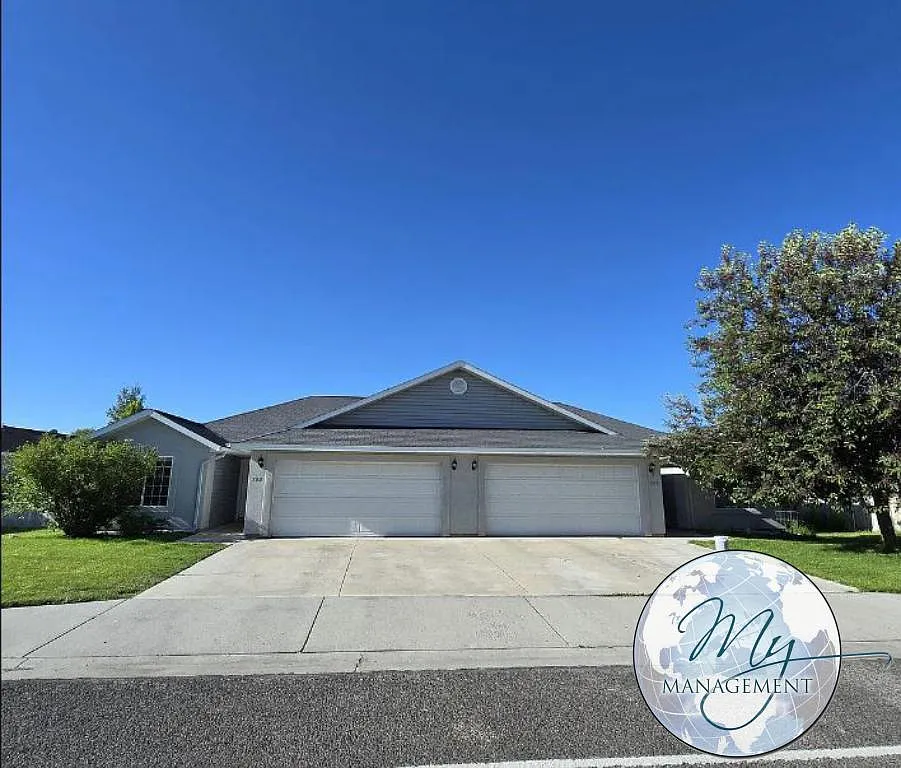 $1795 | 3 Bedroom 2 Bath Duplex | Twin Falls, ID — Photo 1