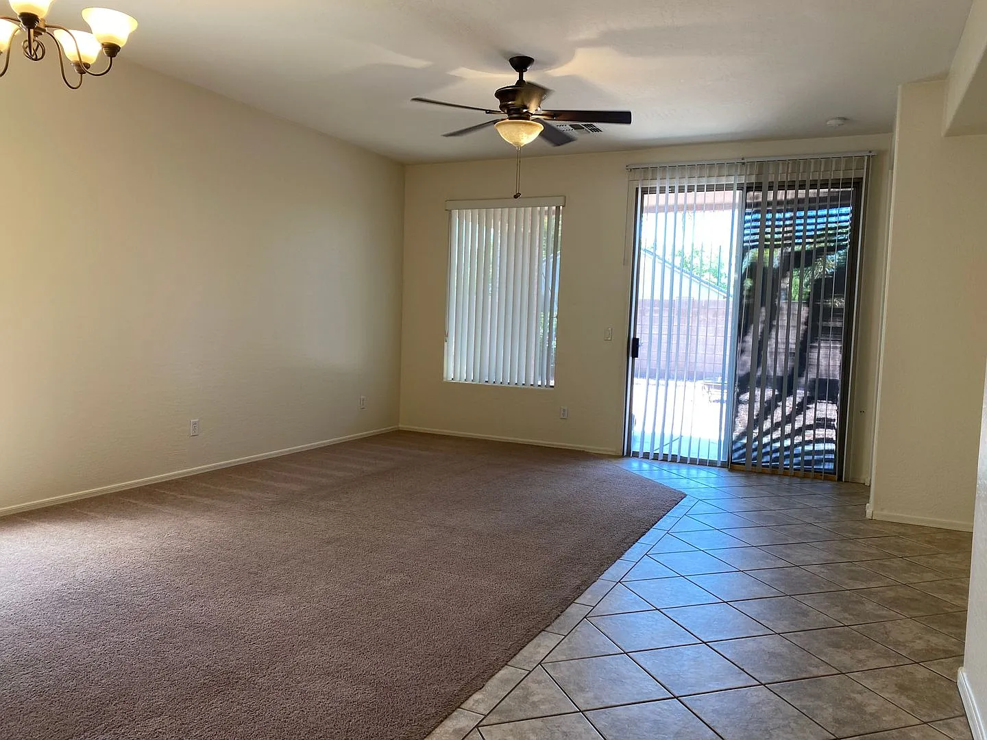 Gilbert 4Bed-2Bath Single Story House for Rent - RV Gate — Photo 3