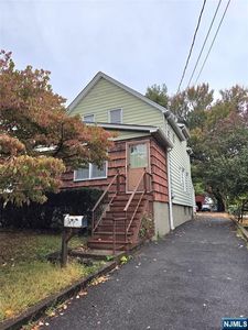 87 Midland Ave, Wallington, NJ, 07057