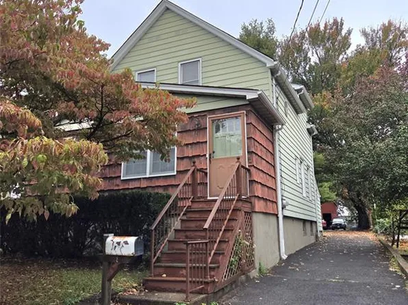 87 Midland Ave, Wallington, NJ 07057