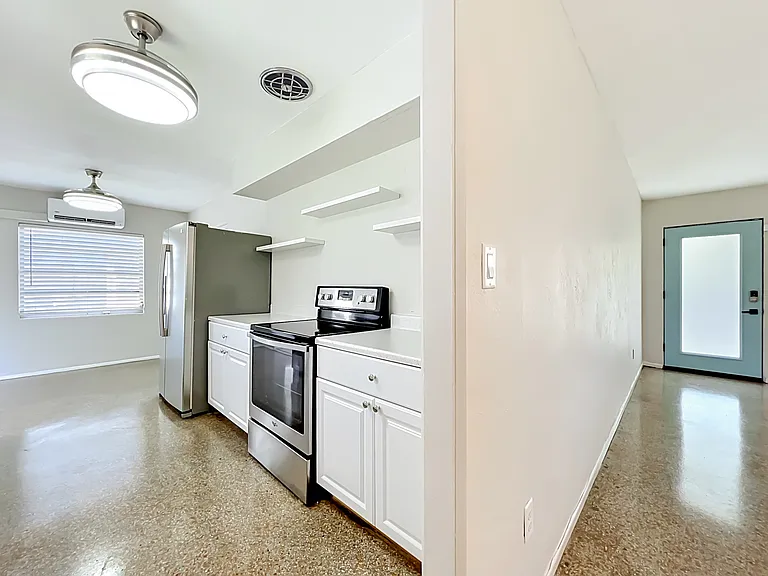 5342 Adanson St — Photo 17