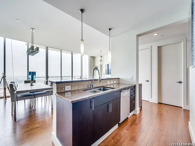 610 E Market St #2711 — Photo 2