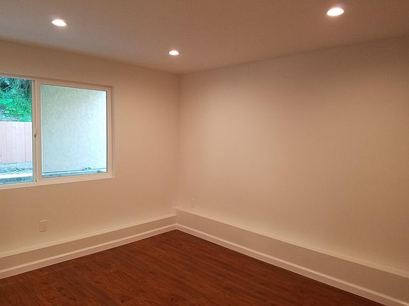 5th image of 94A Lycett Cir