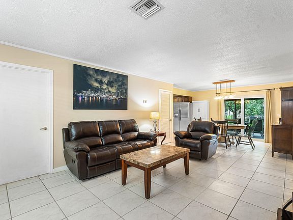 2nd image of 1108 Sonata Way