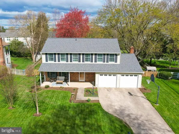 13038 Monterey Estates Dr, Herndon, VA 20171
