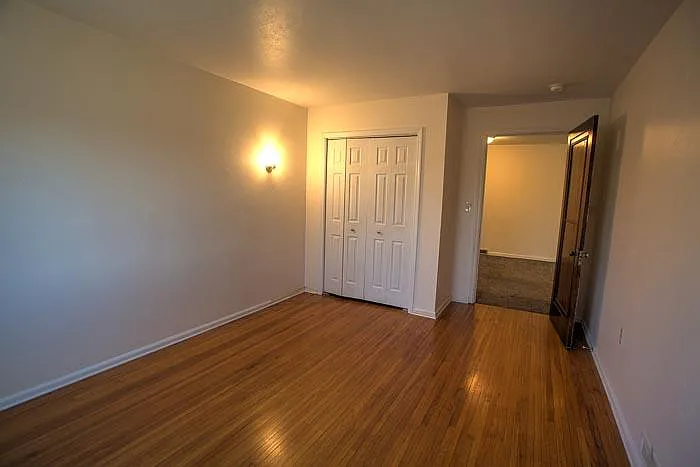 2 bed, 900 sqft, $1,100 — Photo 3