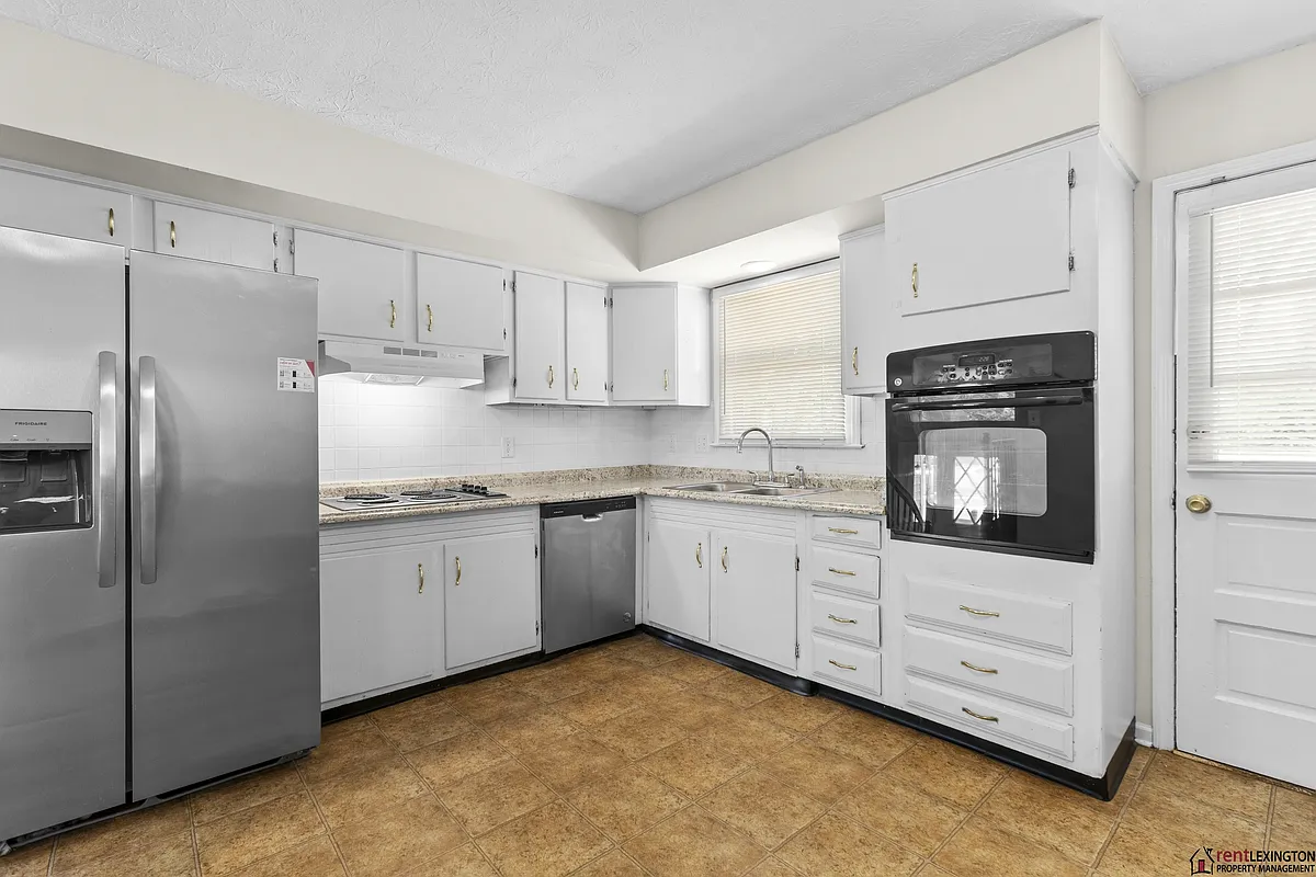 Building Photo - 3330 Tisdale Dr