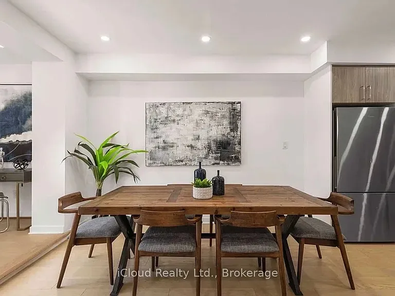 386 Coxwell Ave — Photo 5