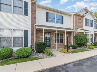 1815 Chestnut Ln, Crown Point, IN 46307