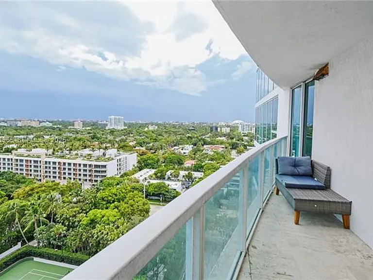 2101 Brickell Ave #CU-1611 — Photo 3