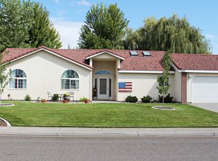 5702 Aspen Dr, West Richland, WA