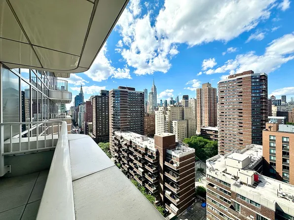 340 E 23rd St #Penthouse 1d, New York, NY 10010