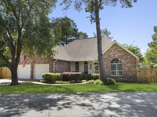 18 Stones Throw Dr, Hattiesburg, MS 39402