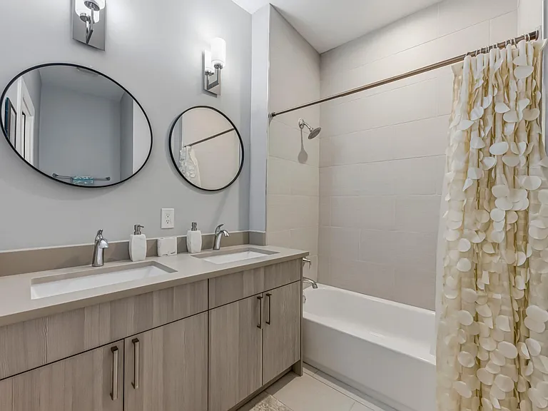1405 Camelot Cir #A — Photo 24