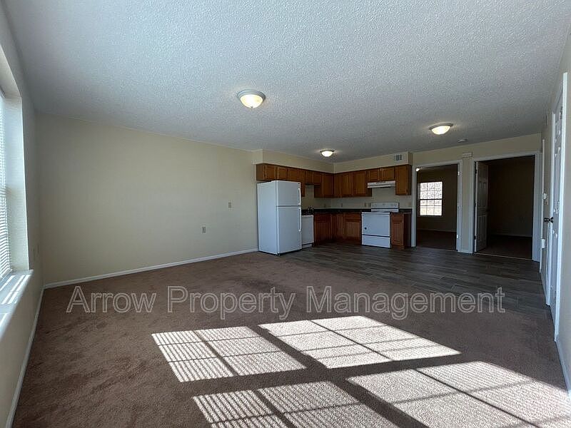 1st image of 1015 W 14th St #1