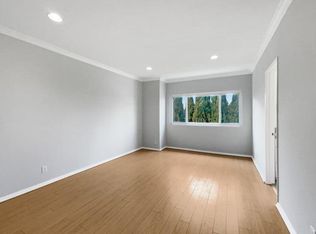 6864 Hatillo Ave #K, Winnetka, CA 91306