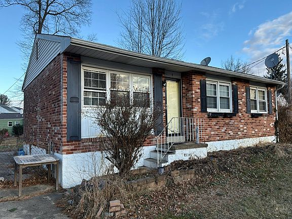 3rd image of 4 Bryant Ct