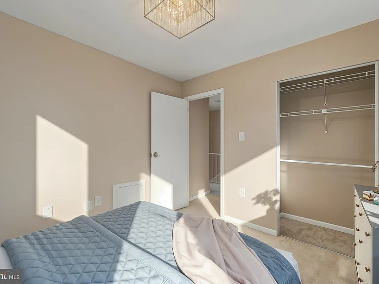 7302 Rokeby Dr — Photo 28