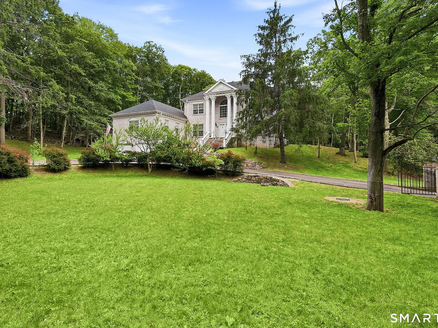 2 bed, 1.5 bath, 1000 sqft, $3,750 — Photo 2