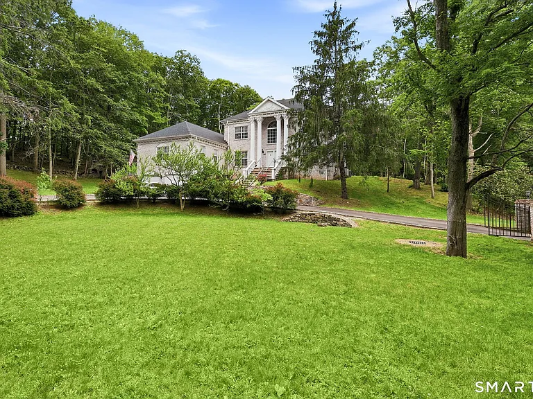 18 W Haviland Ln #B — Photo 2