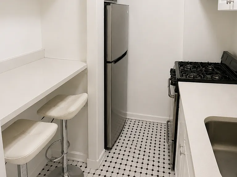 245 3rd Ave #3B — Photo 5