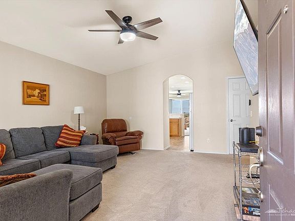 4th image of 2306 Grandview Ter