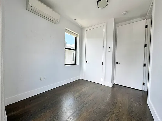 Rented by Pear NYC LLC | media 6