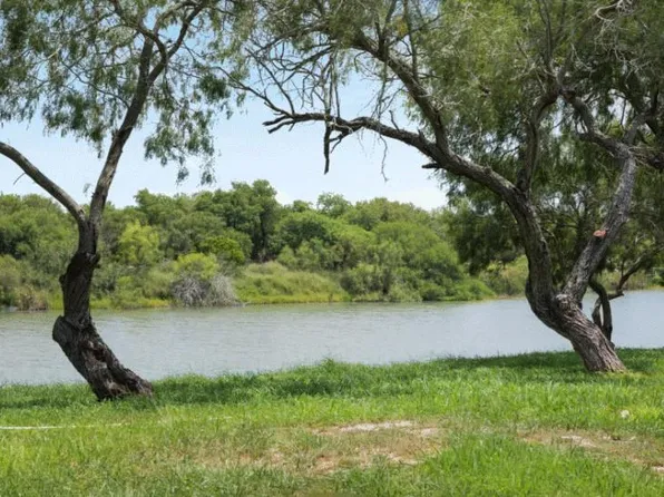 30504 Poco Parte Dr #2, Los Fresnos, TX 78566