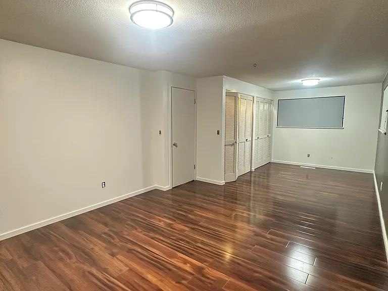 219 Thayer Dr — Photo 11