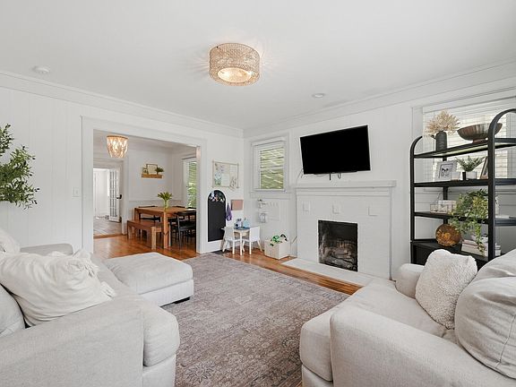 5th image of 3010 Greenwich Ave