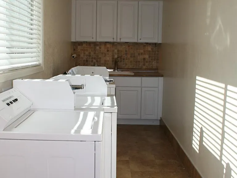 2527 Elm Ave #B — Photo 19