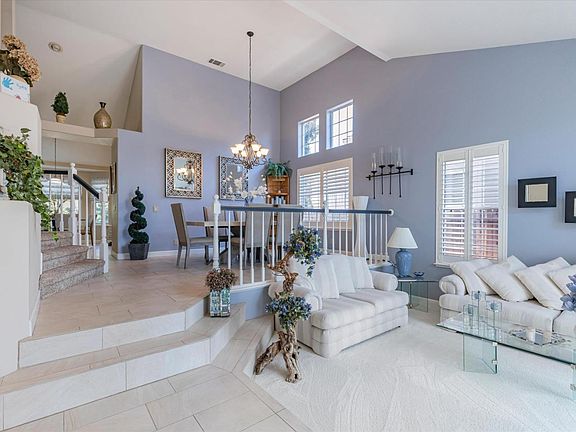 5th image of 591 Crownpointe Circle