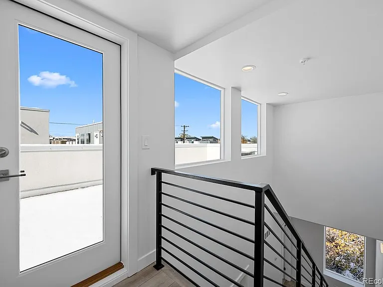 1624 Irving St #1 — Photo 30