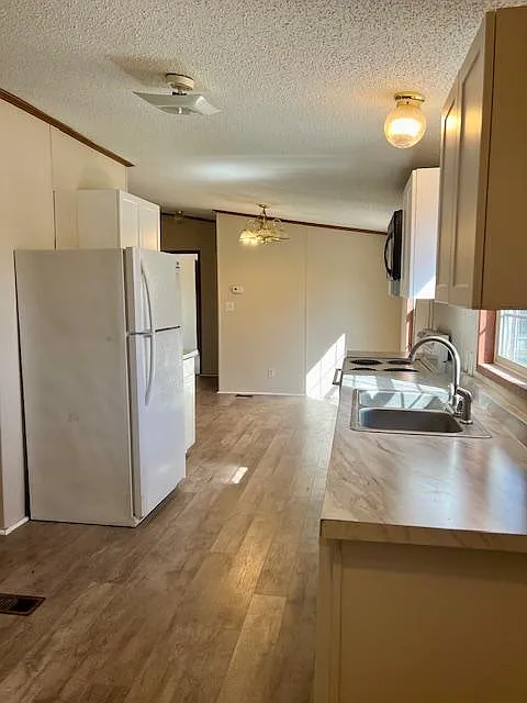 3 bed, 1456 sqft, $1,425 — Photo 3
