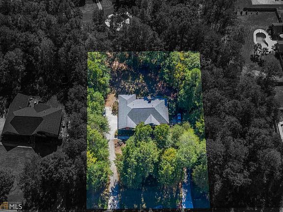 3rd image of 140 Cotton Creek Dr