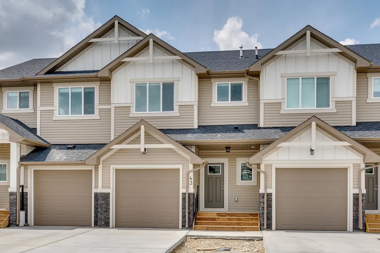 Georgetown, Airdrie — Photo 3
