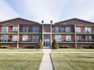 11345 S Roberts Rd APT E, Palos Hills, IL 60465