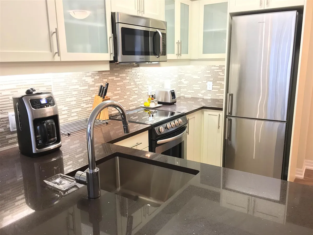 Building Photo - 195 Besserer St #1207