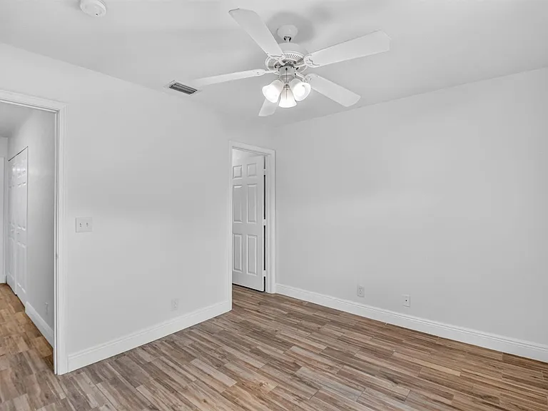 6917 Crooked Fence Dr — Photo 45
