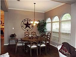 5th image of 1521 Edinburgh Ln