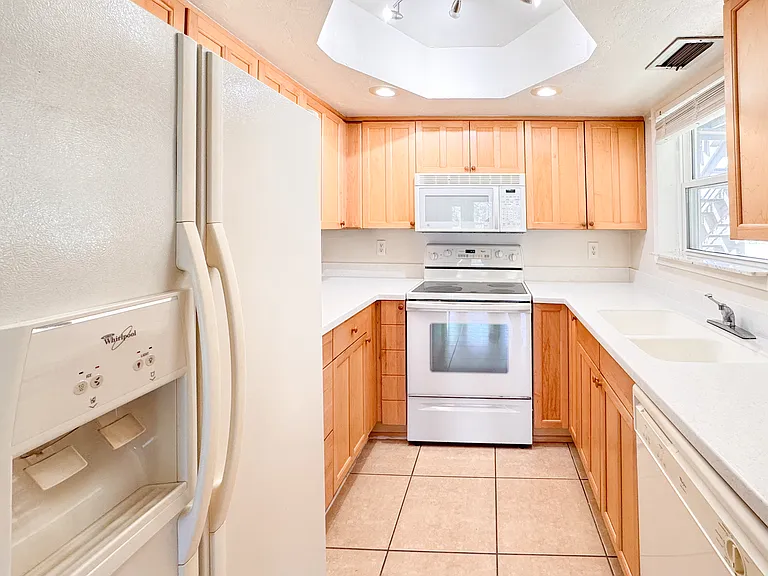 18102 Sandalwood Dr #102 — Photo 18