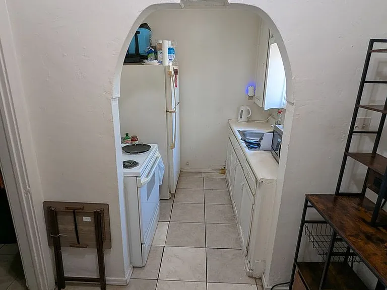 906 E Fairmount Ave #3 — Photo 7