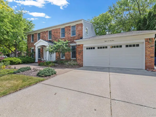 871 Spartan Dr, Rochester Hills, MI 48309